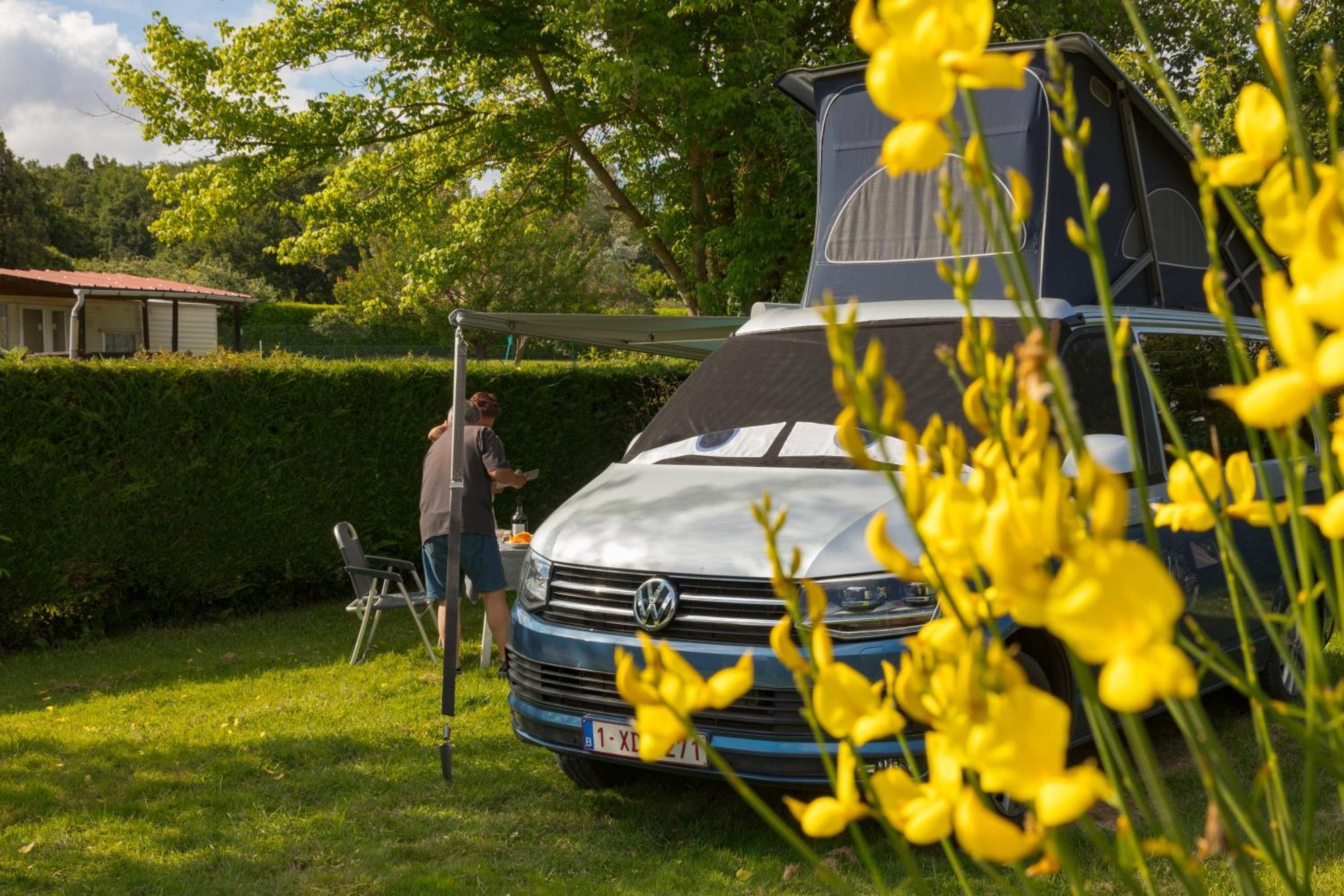 Camping Familial Paisible Avec Piscine, Mobil Home , Chalet, Studio & Emplacement Nue Casties-Labrande Esterno foto