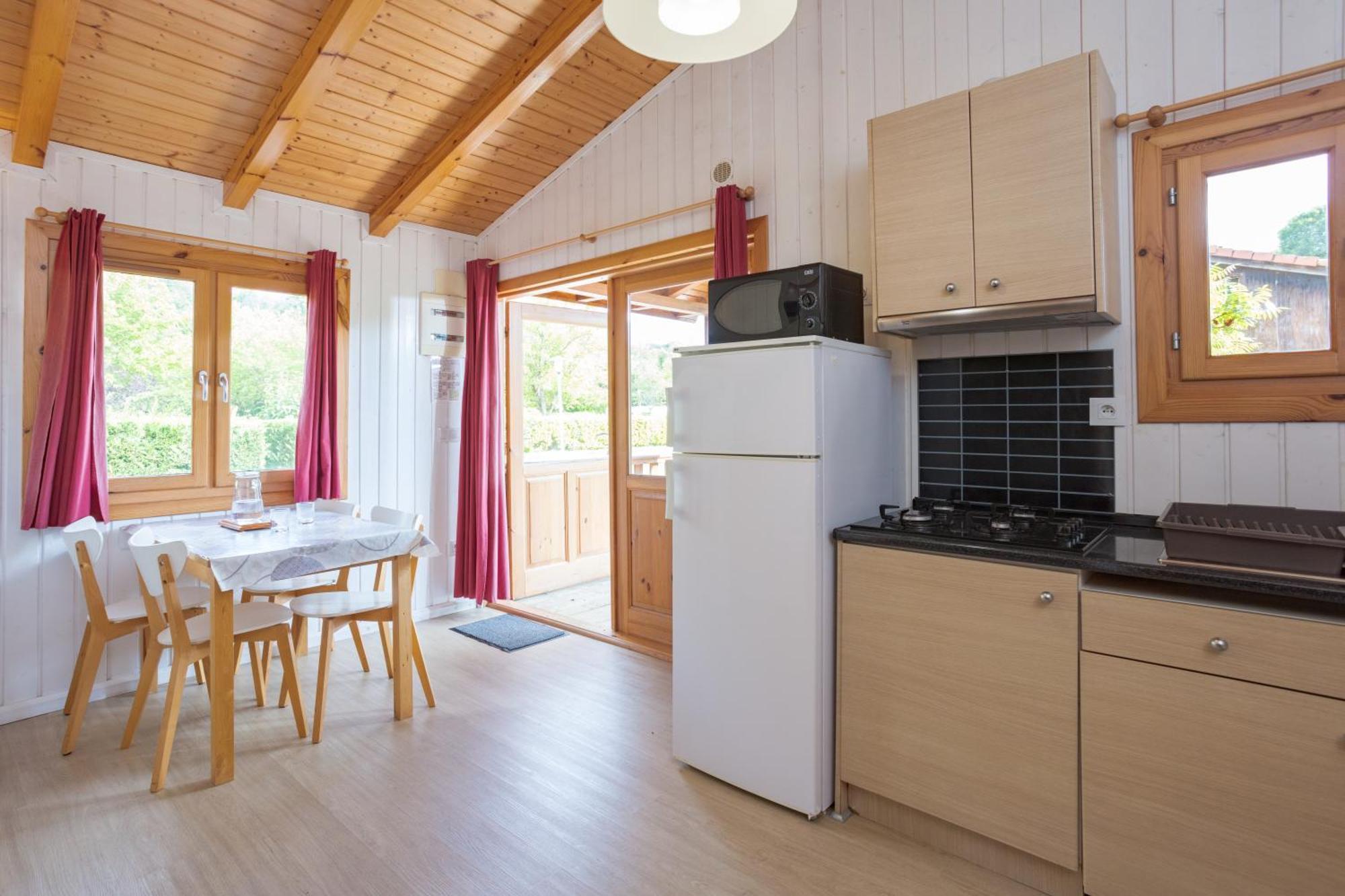 Camping Familial Paisible Avec Piscine, Mobil Home , Chalet, Studio & Emplacement Nue Casties-Labrande Esterno foto