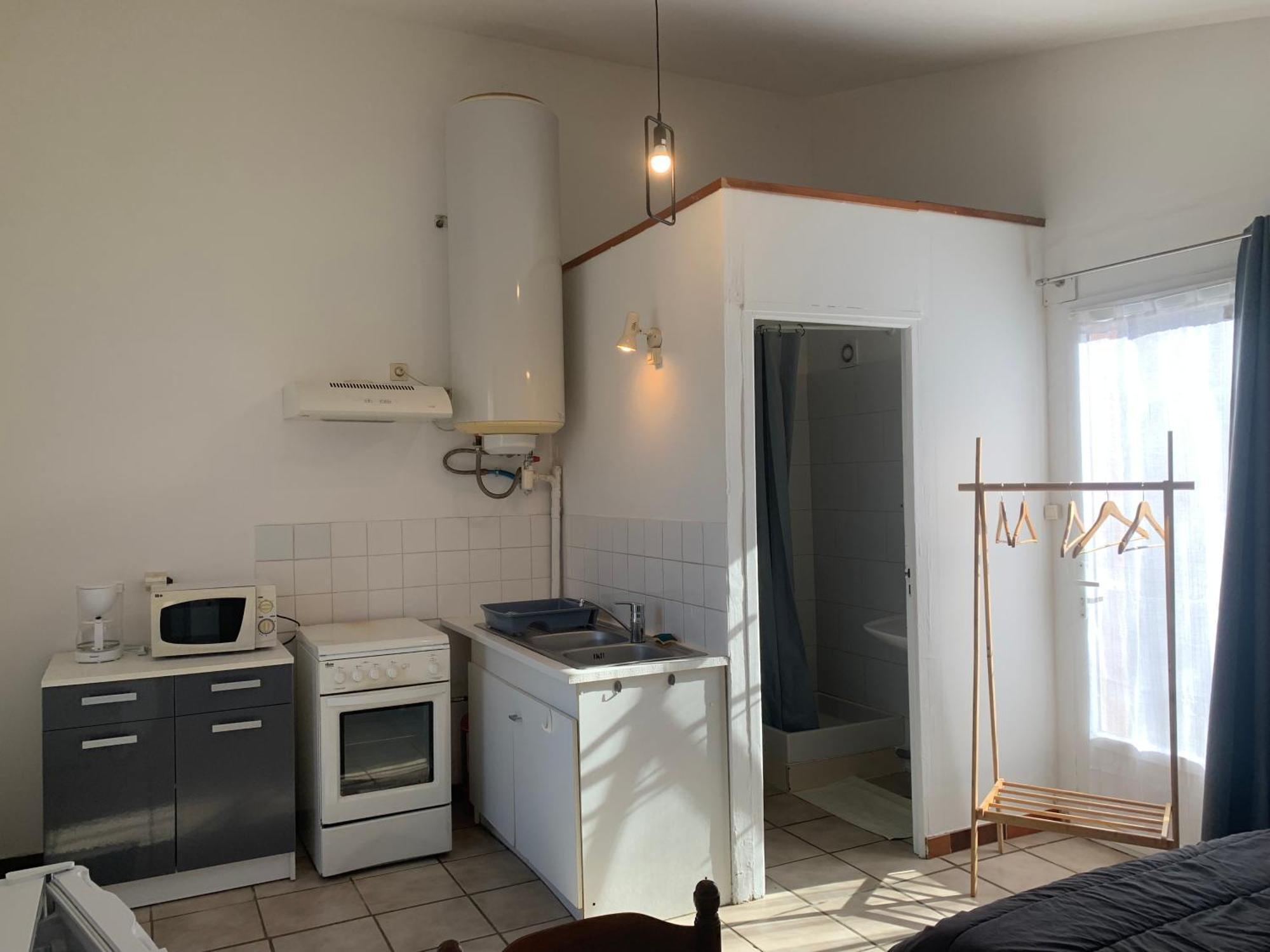 Camping Familial Paisible Avec Piscine, Mobil Home , Chalet, Studio & Emplacement Nue Casties-Labrande Esterno foto