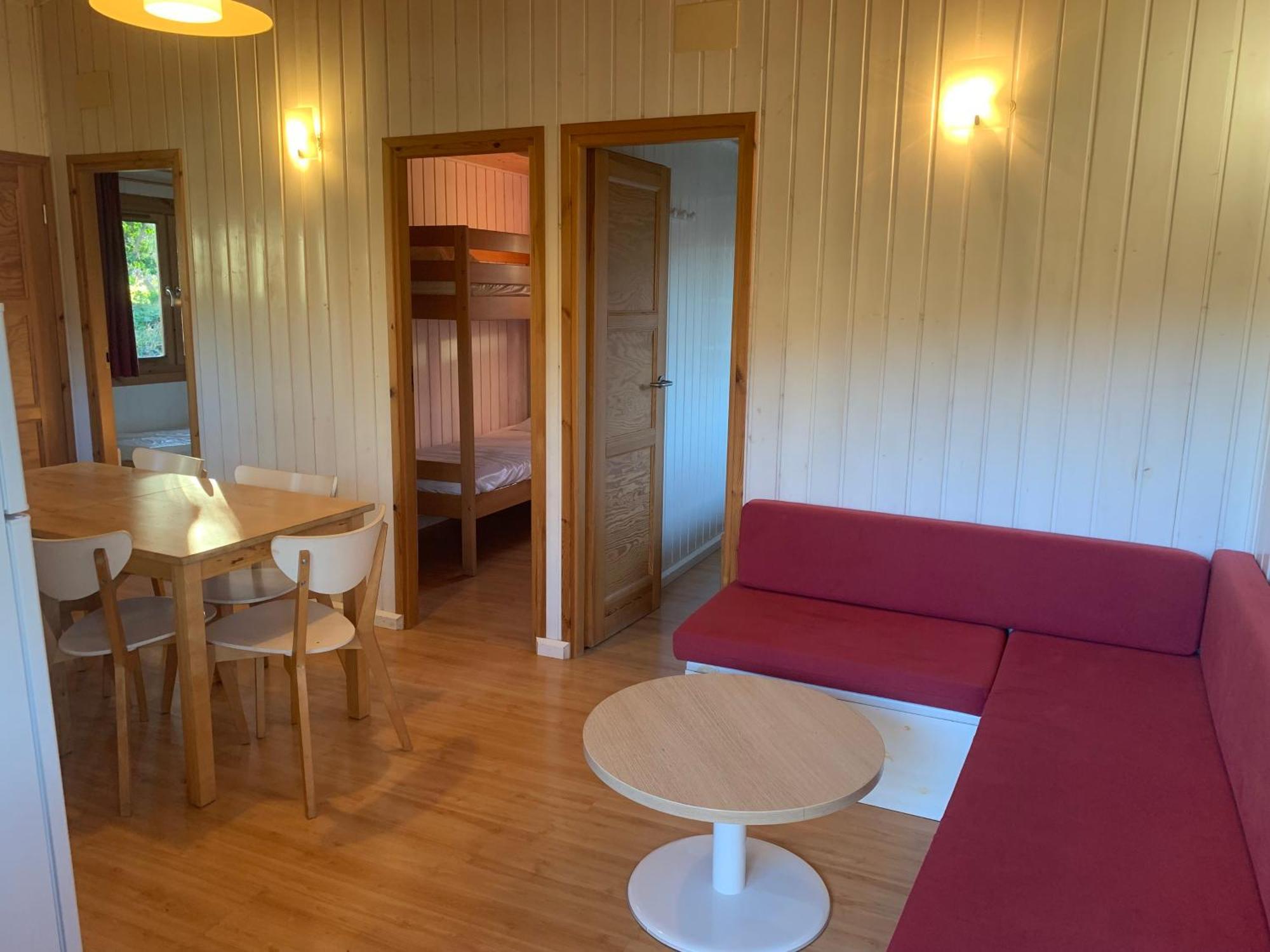 Camping Familial Paisible Avec Piscine, Mobil Home , Chalet, Studio & Emplacement Nue Casties-Labrande Esterno foto