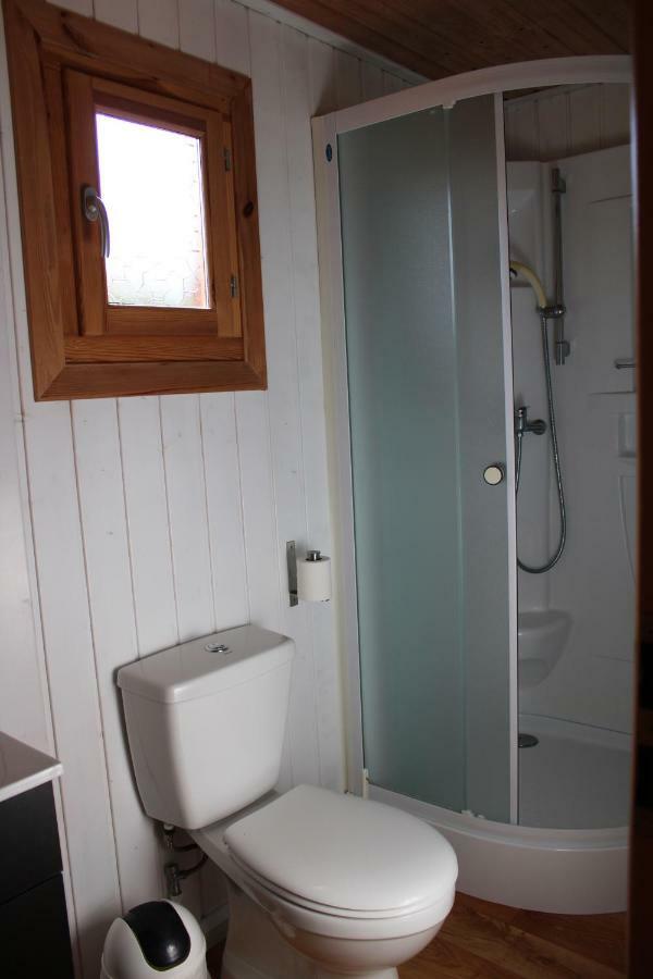 Camping Familial Paisible Avec Piscine, Mobil Home , Chalet, Studio & Emplacement Nue Casties-Labrande Esterno foto