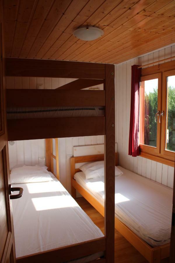Camping Familial Paisible Avec Piscine, Mobil Home , Chalet, Studio & Emplacement Nue Casties-Labrande Esterno foto