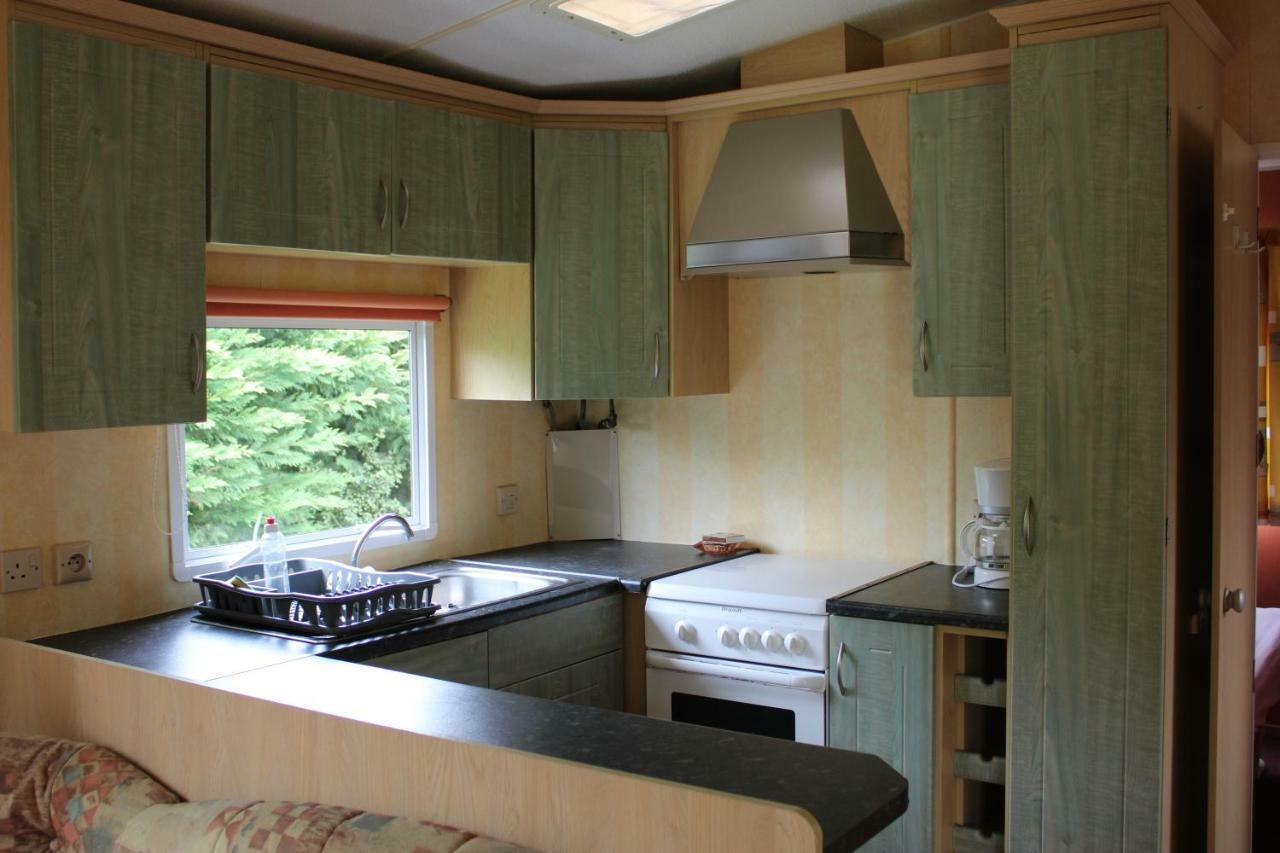 Camping Familial Paisible Avec Piscine, Mobil Home , Chalet, Studio & Emplacement Nue Casties-Labrande Esterno foto