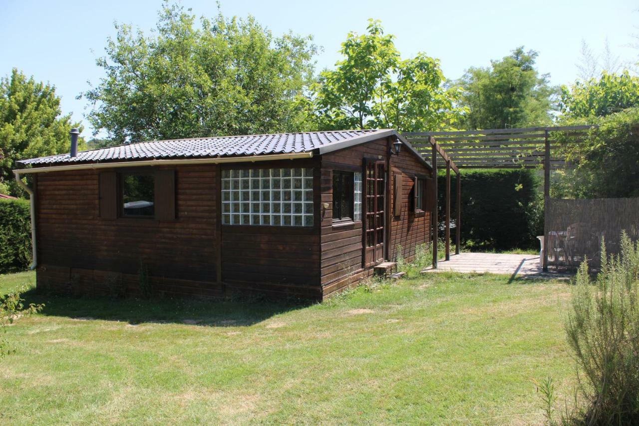Camping Familial Paisible Avec Piscine, Mobil Home , Chalet, Studio & Emplacement Nue Casties-Labrande Esterno foto